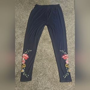 Agnes & Dora Navy Blue Floral Leggings